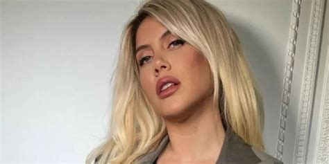 wanda nara nuda|Wanda Nara publicó un video haciendo topless en las playas.